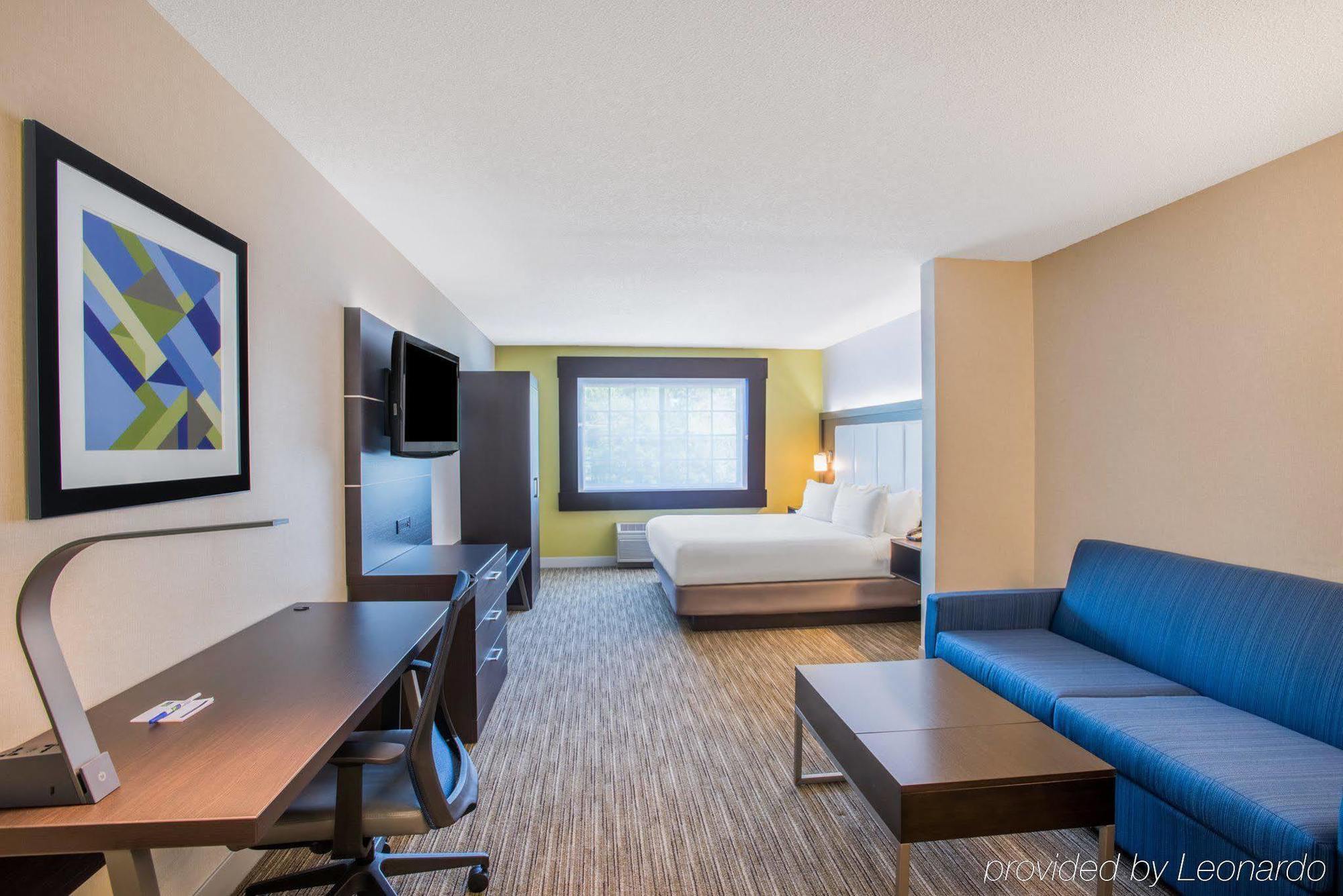 Holiday Express & Boston - Marlboro By Ihg Hotel